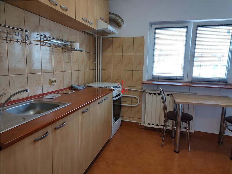 Dristor Metrou, garsoniera bloc mixt, constructie 1986 mobilata si utilata 42 mp.